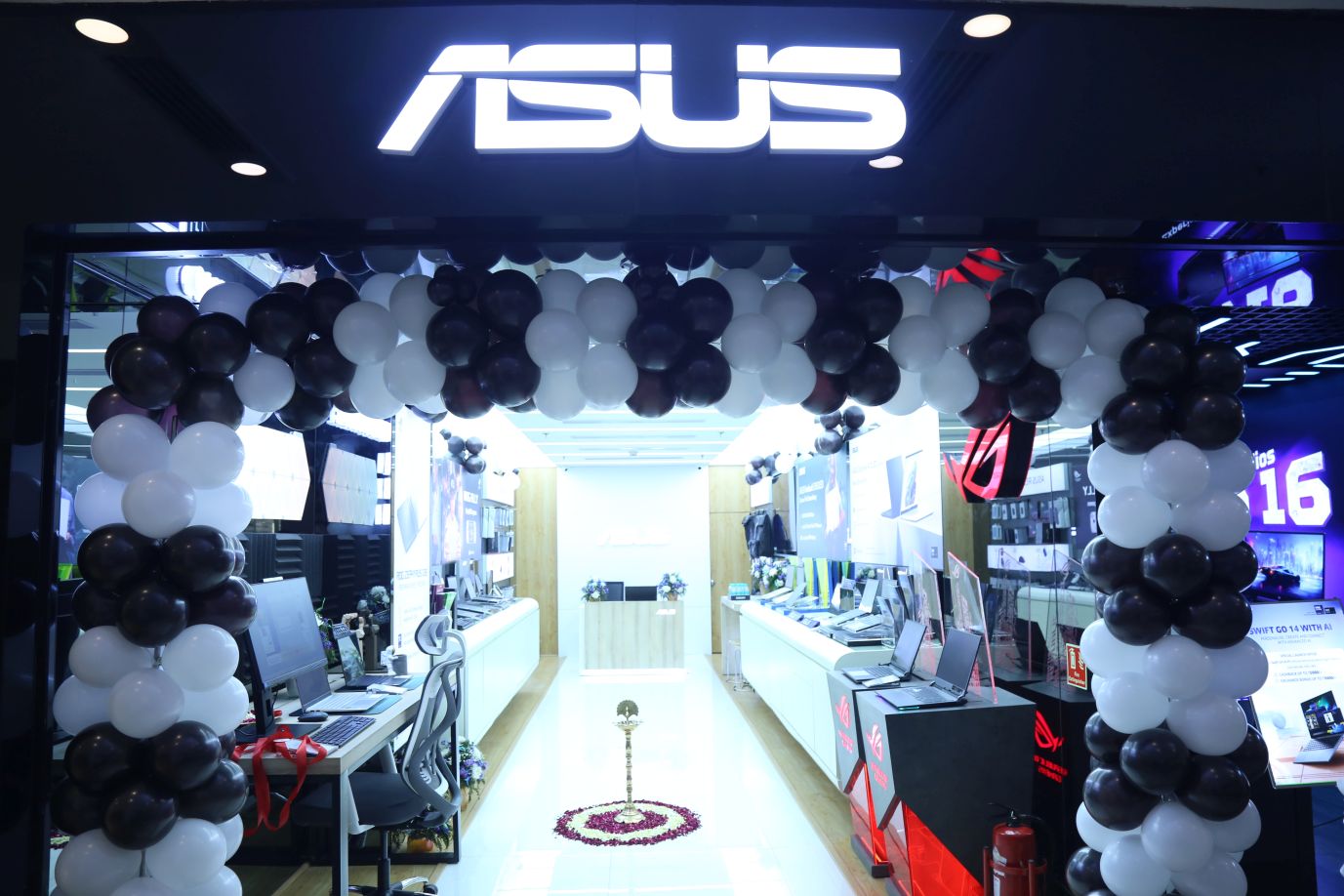 ASUS fortifies itspan India retail strategy with the launch of its NewPegasus Store in Noida
